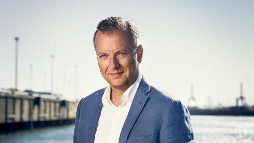 „Wir haben jetzt die Gelegenheit, Vera in einem idealen Umfeld im Praxiseinsatz zu testen und ihr Potenzial für vergleichbare Einsatzbereiche weiterzuentwickeln“, so Mikael Karlsson, Vice President Autonomous Solutions, Volvo Trucks.