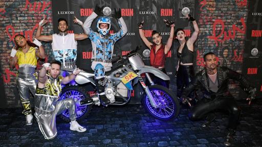 La distribution de R.U.N. fait bonne figure sur le tapis rouge &agrave; la premi&egrave;re mondiale, le 14 novembre.