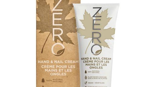 La Crème pour les mains et les ongles ZERO est une formule luxueuse 100% naturelle et végétalienne enrichie d'huiles d'amande douce, de coco et de Sacha Inchi, ainsi que de beurre de karité pour aider à soulager les mains sèches et à garder la peau douce.