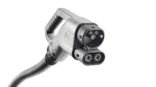 Le Volvo FE Electric propose deux systèmes de recharge différents : la recharge CCS avec une puissance de charge allant jusqu'à 150 kW CC et la recharge basse puissance jusqu'à 22 kW CA.