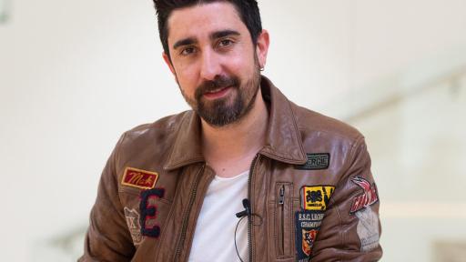 Álex Ubago à l'Institut Marquès