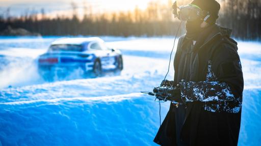 Johnny FPV and the Taycan Cross Turismo in the biting cold in Levi (Finland), north of the Arctic circle