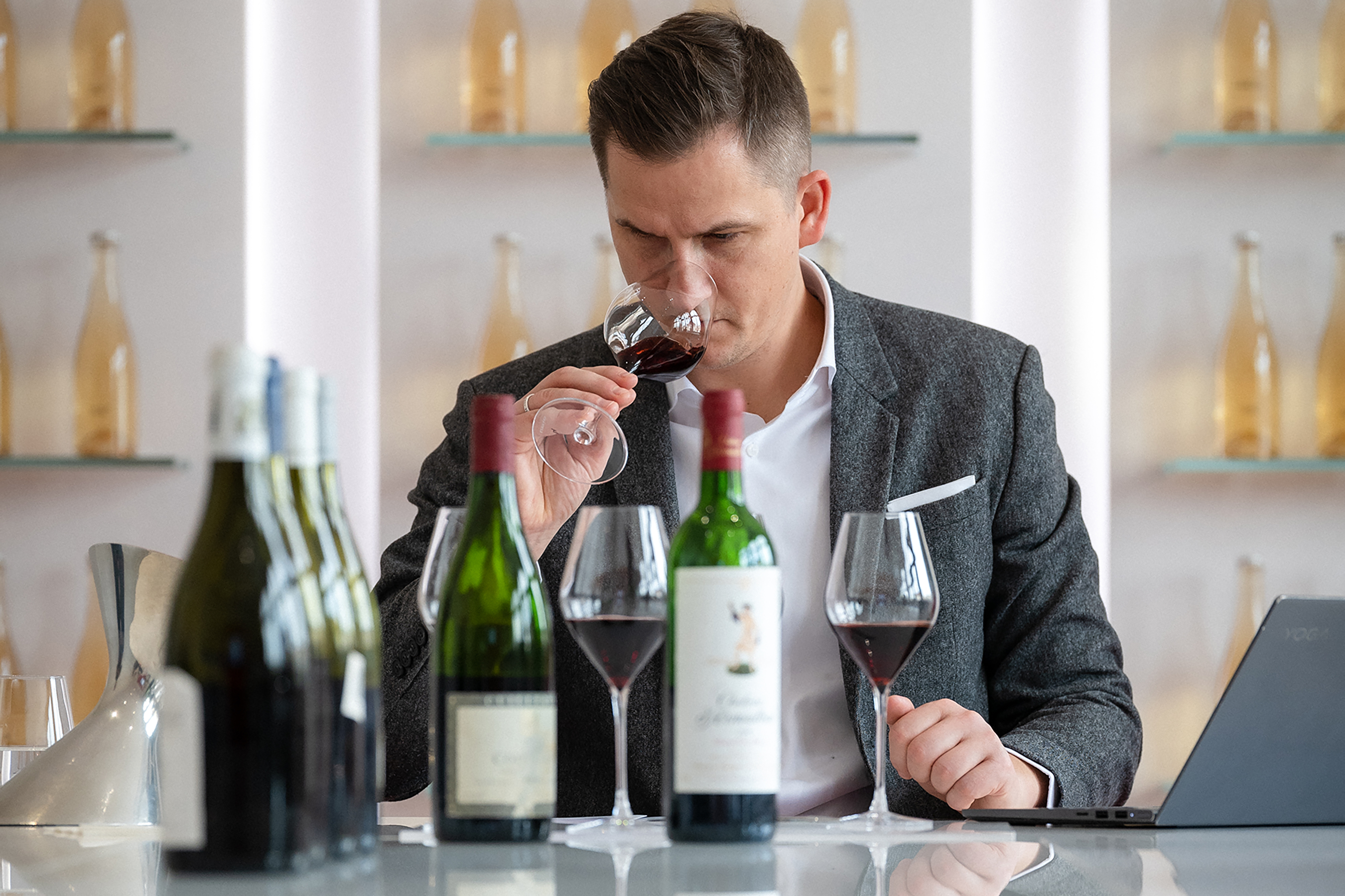 Raimonds Tomsons, Meilleur Sommelier du Monde ASI 2023 collabore avec la Table des Chefs
