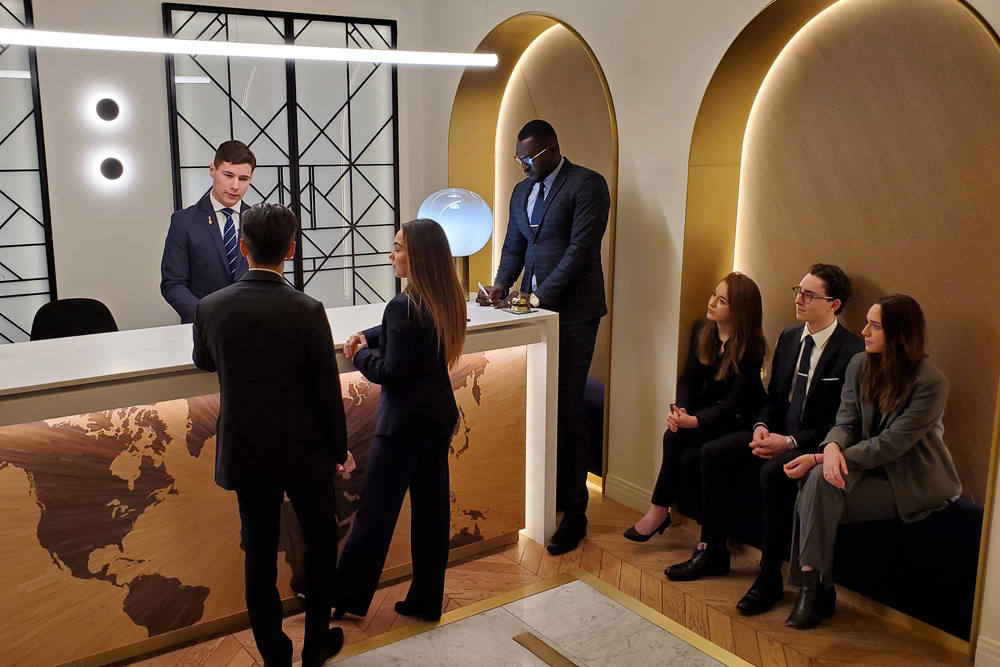  Travaux pratiques sur le campusl_Luxury Hotelschool Paris