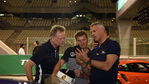 Jerome Haslin, Chief Tyre Tester of Michelin demonstrating the MICHELIN Track Connect to Porsche GT Club UAE members