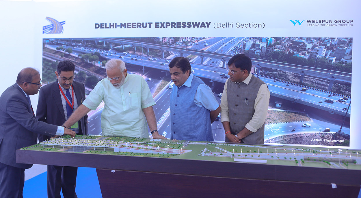 Hon'ble PM of India Narendra Modi inaugurated the Delhi Meerut Expressway (Delhi Section) and Hon'ble Union Minister of India Nitin Gadkari briefing PM on the project.