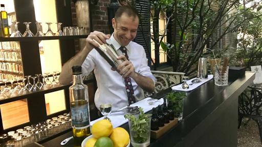 Image of Bartender mixing drinks with Extra Virgin Olive Oil