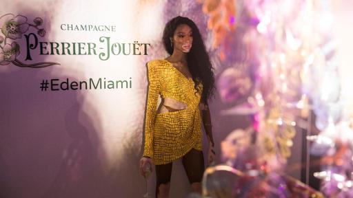 Winnie Harlow in the shadows of the HyperNature tree by Perrier-Jouët