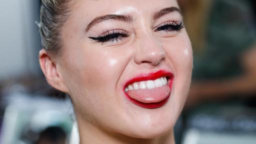 Le Défilé - L'Oreal Paris - Iskra Lawrence - Photo Credit: Delphine Achard