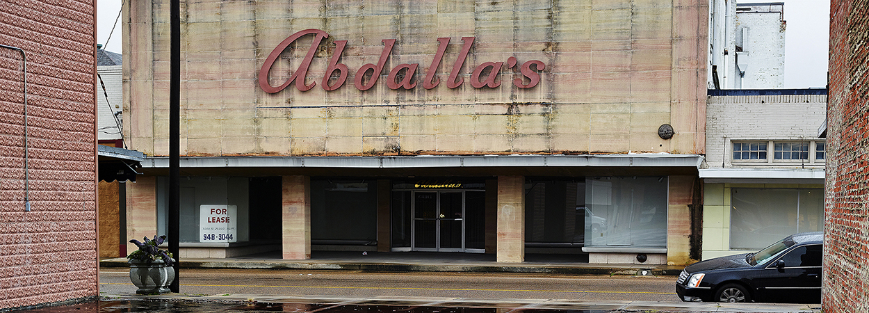 Award-winning genocide artist turns lens on the &lsquo;American Dream&rsquo; in exhibition of The Other Side of Christmas