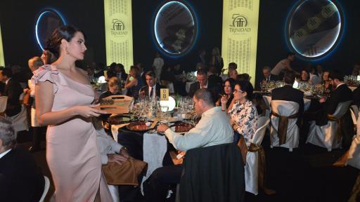 Image of the Stage, tables and music show at the XXI Habano Festival