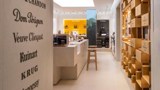 Image of the inside of the shop  1 ©DavidAtlanPhotographe