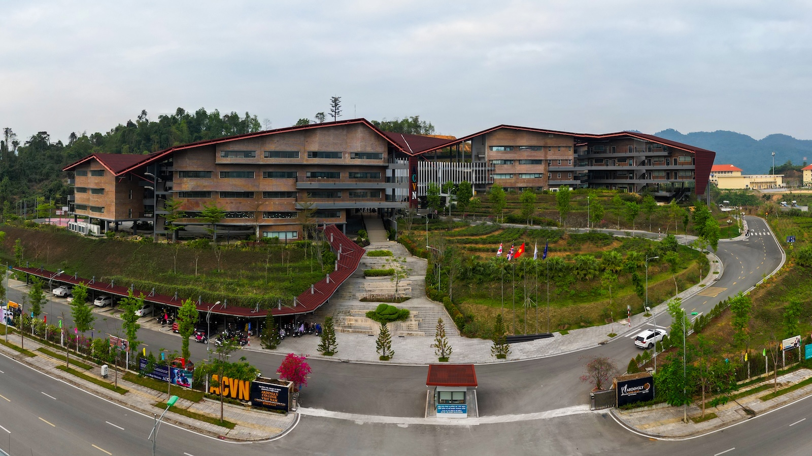 Built on a 10-hectare campus in the former administrative centre of Lao Cai Province, a thoughtfully crafted boarding ecosystem where British architectural elegance meets the spirit of the local landscape, echoed in terraced rice fields and rolling tea hills Each day at Ardingly College Vietnam is a natural interplay between academic learning, physical development and structured boarding life - where every experience contributes to a purposeful journey of growth.