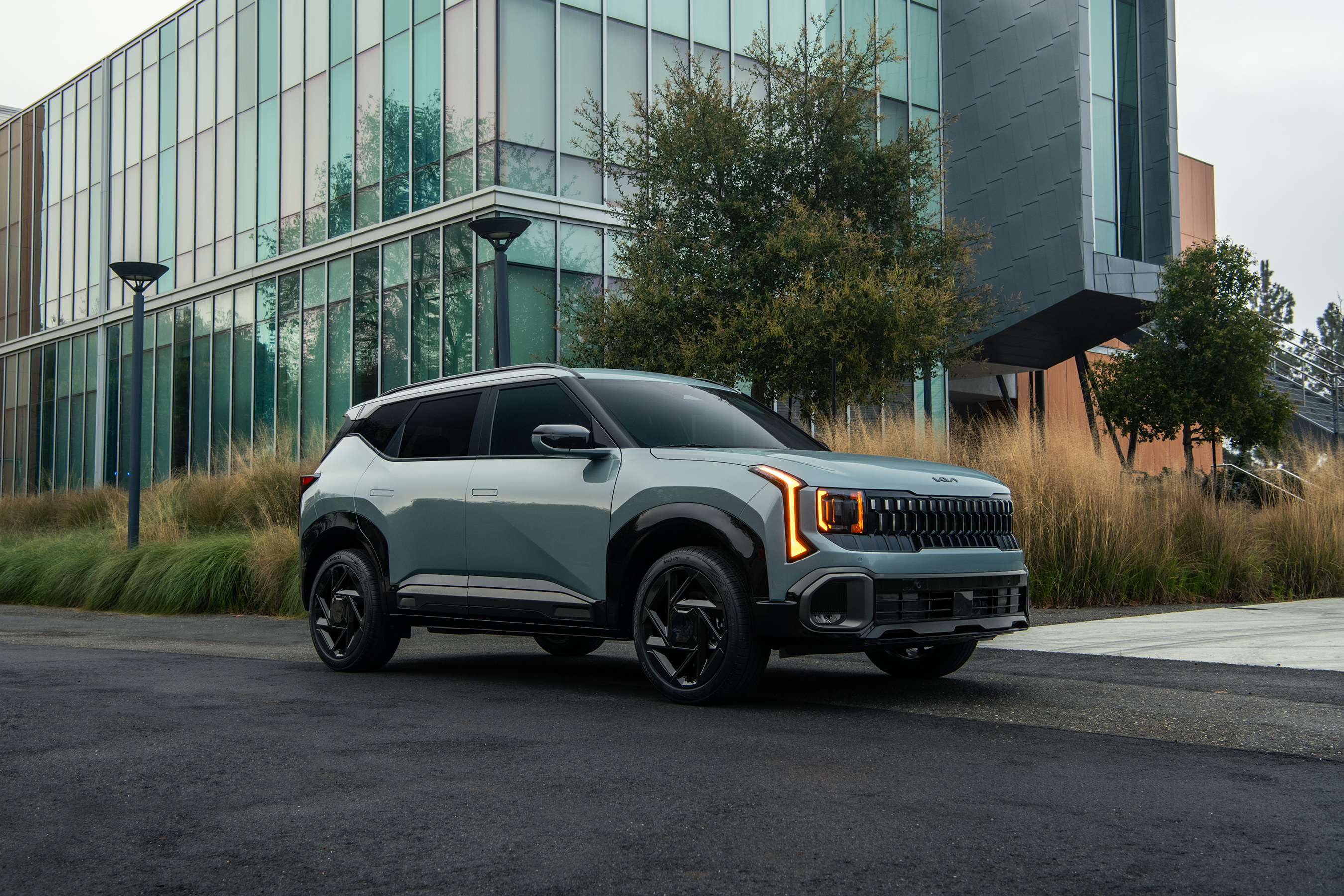  Kia’s 2027 Seltos is the only vehicle in the small SUV segment with three powertrain options – 2.0-liter normally aspirated, 1.6-liter turbocharged and a new HEV (pictured).
