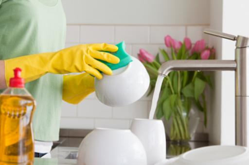 Keeping the House Clean During Holiday Entertaining 