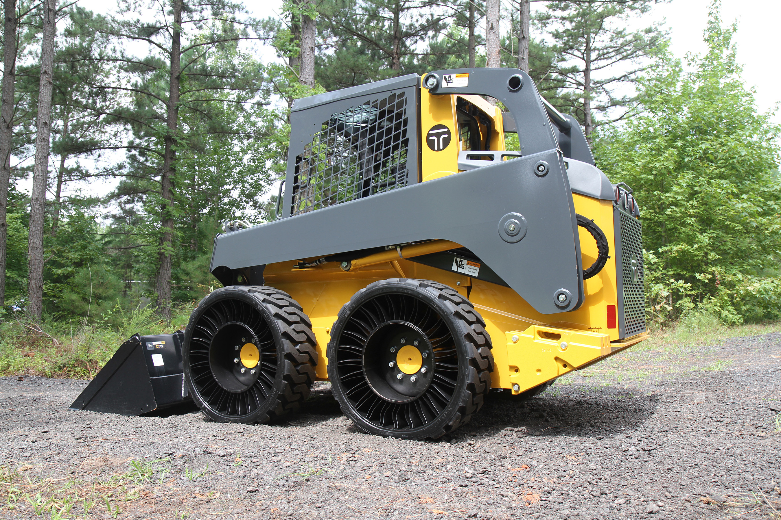 MICHELIN TWEEL TECHNOLOGIES EXPANDS LINE UP OF SKID STEER AIRLESS RADIALS