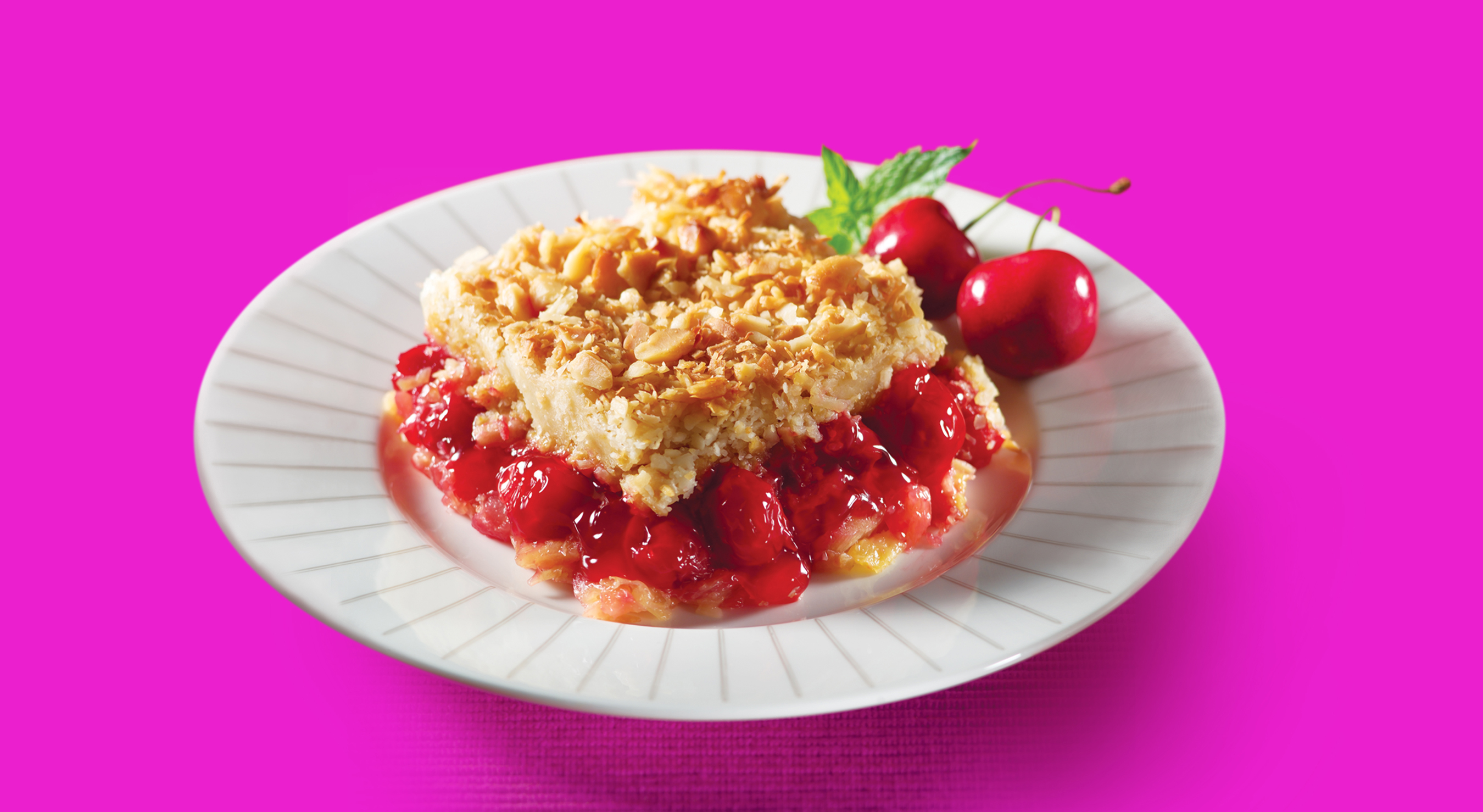 Lucky Leaf Premium Pie Filling Makes Summer Entertaining Easy with