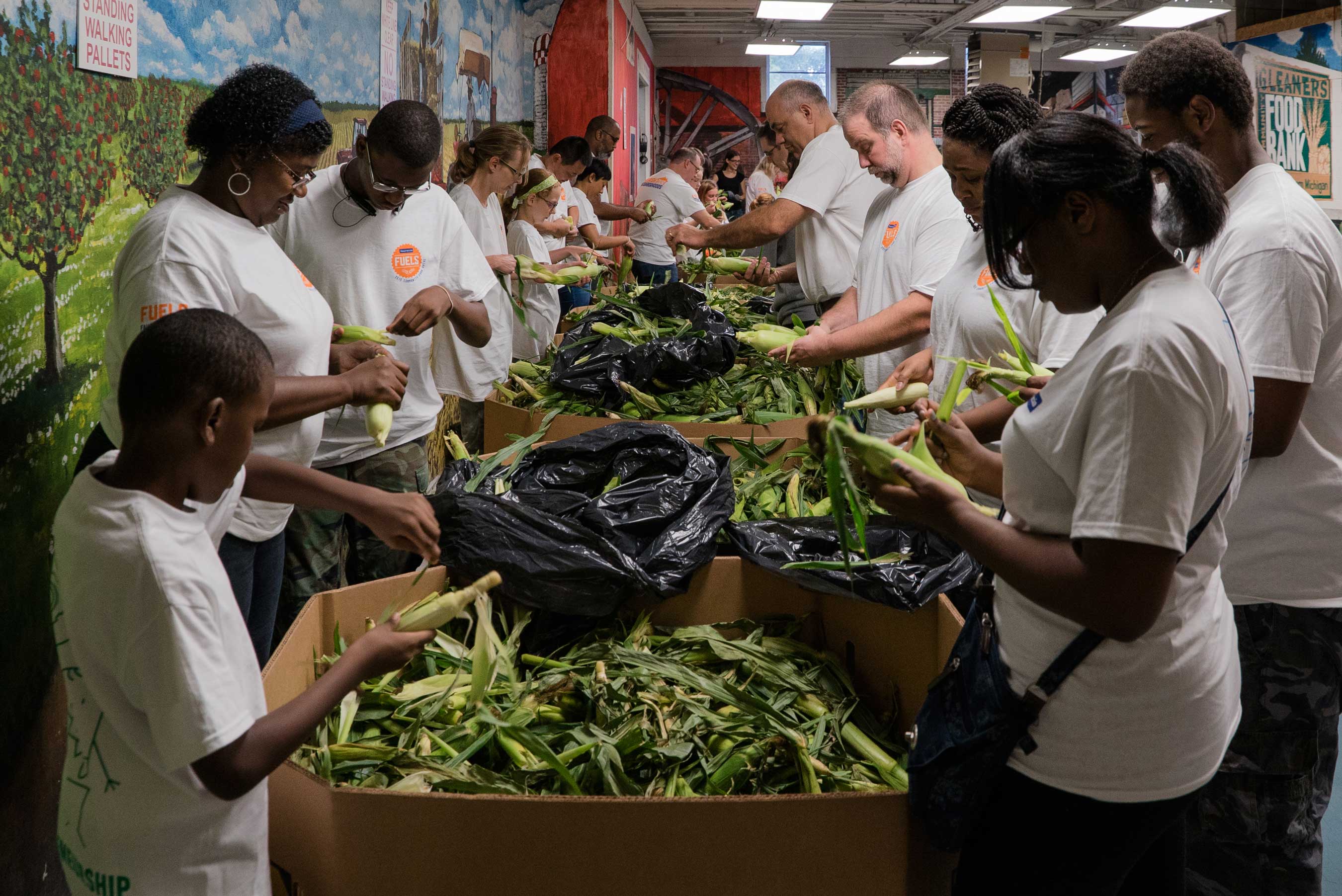 Through a different take on the assembly line, employees from Faurecia’s North America headquarters in Auburn Hills, Michigan, show it takes a village to help nourish local communities in need. 