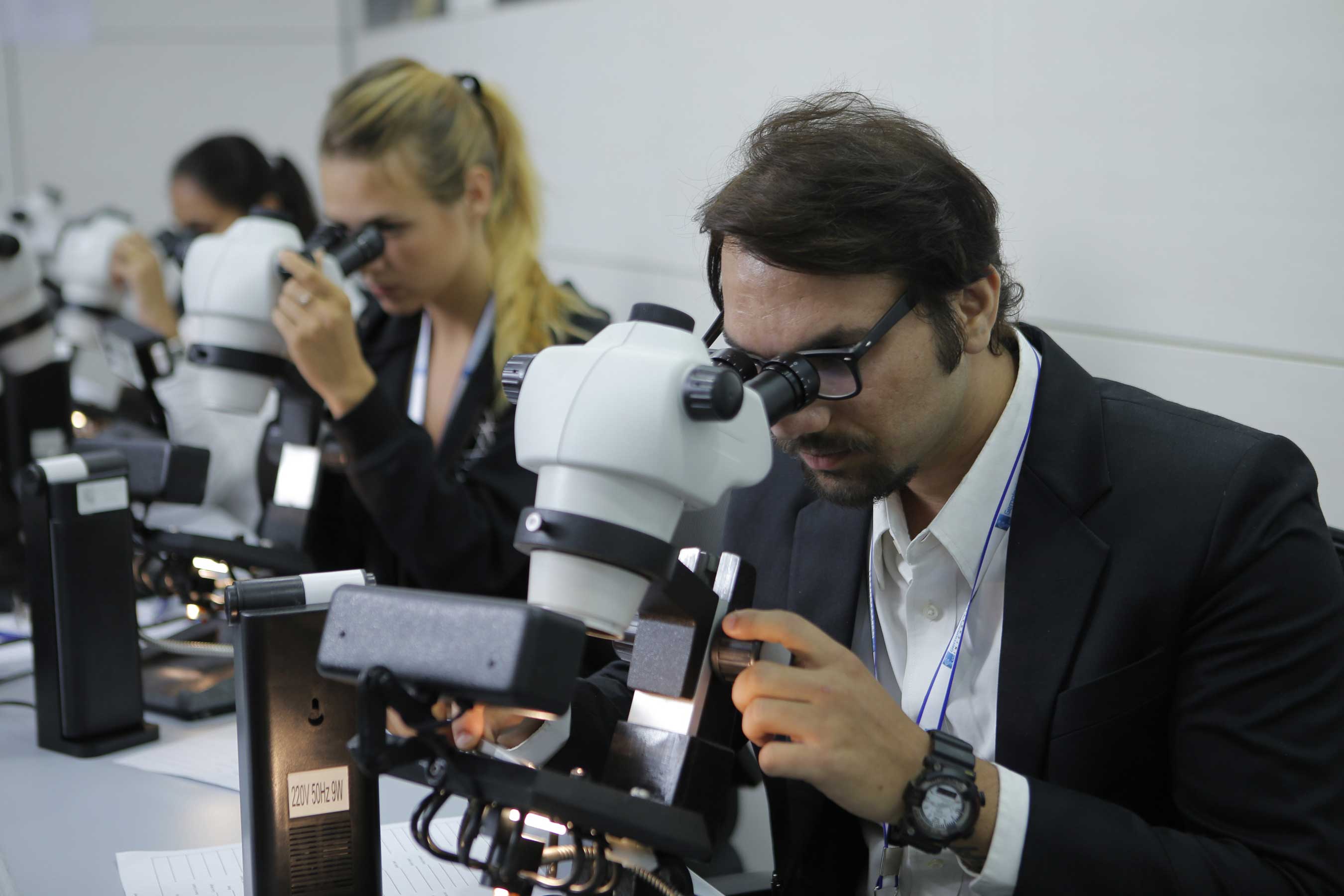 Gemological Science International Executive Provides Expert Diamond