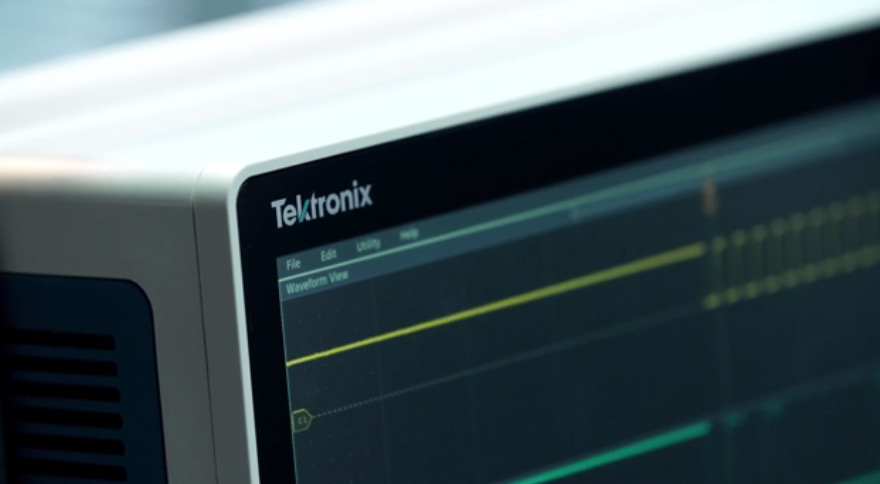 Tektronix Breaks Innovation Barrier AGAIN By Redefining Mid-Range Oscilloscopes