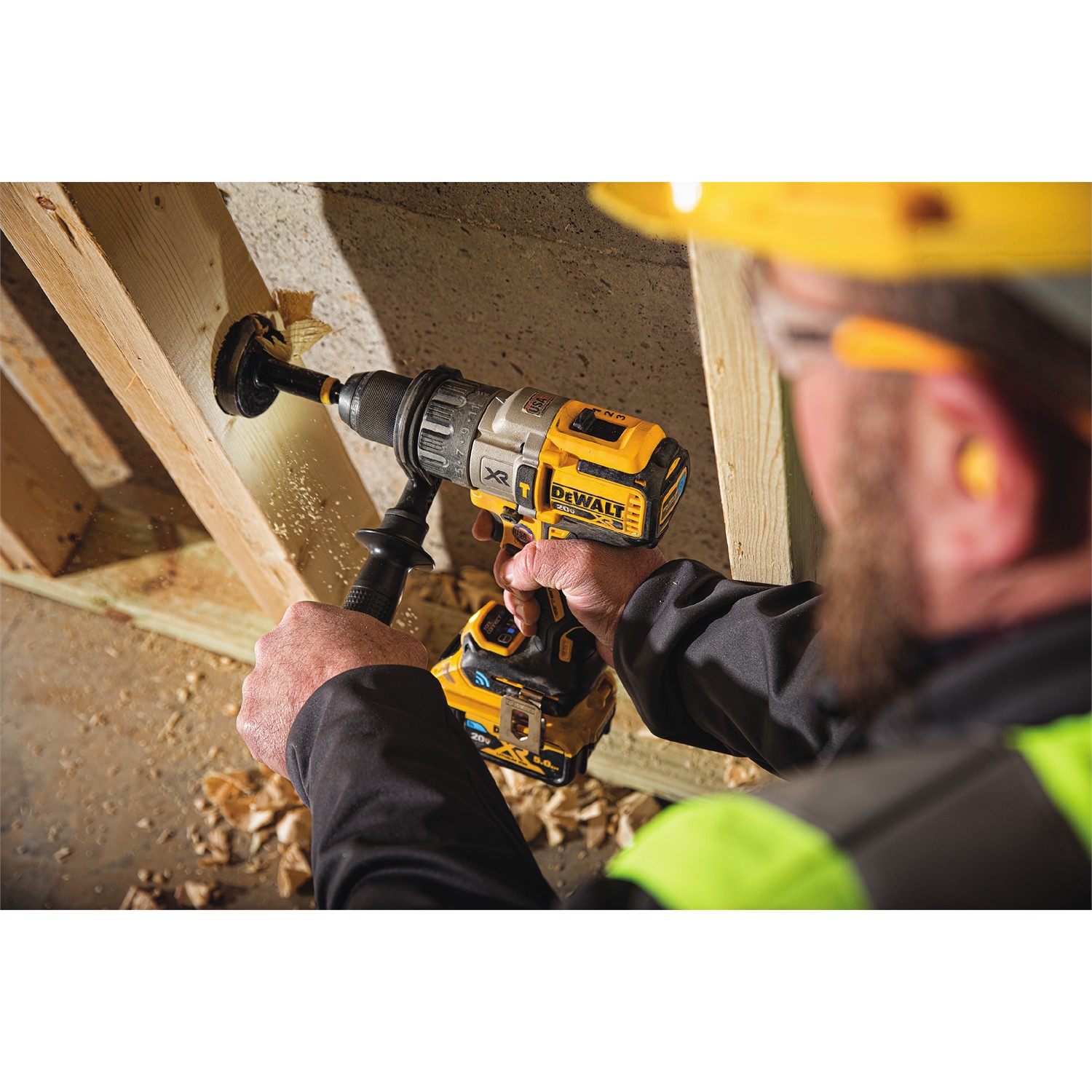 With integrated Bluetooth® capability, the new DEWALT 20V MAX* XR® Tool Connect™ 3-Speed Hammerdrill (DCD997) can be connected to the Tool Connect™ app.