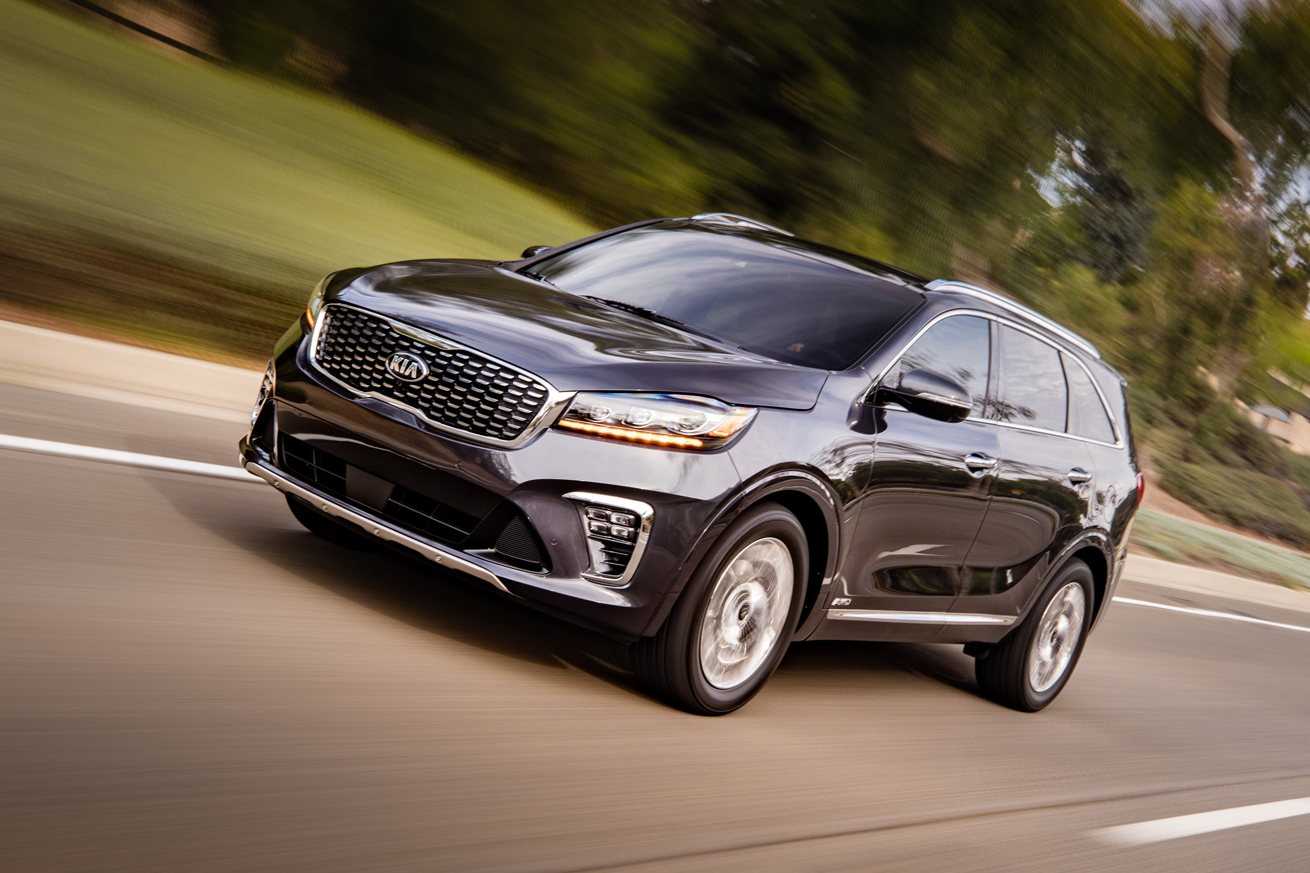 2019 Kia Sorento enjoys numerous exterior and interior enhancements to achieve a more refined and sophisticated look. The utility’s performance is elevated with an available new 8-speed automatic transmission.