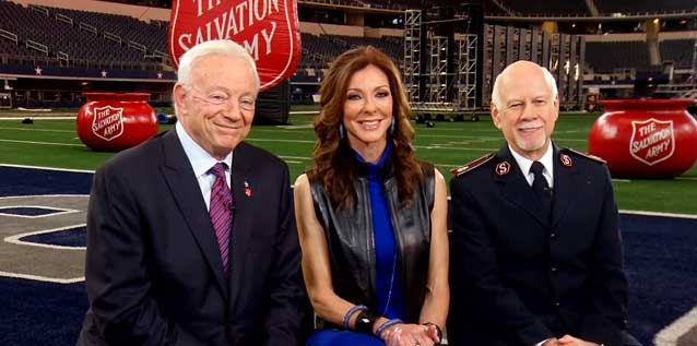 Thomas Rhett Kicks off the 127th Red Kettle Campaign With LIVE Halftime Performance During Cowboys Thanksgiving Day Game