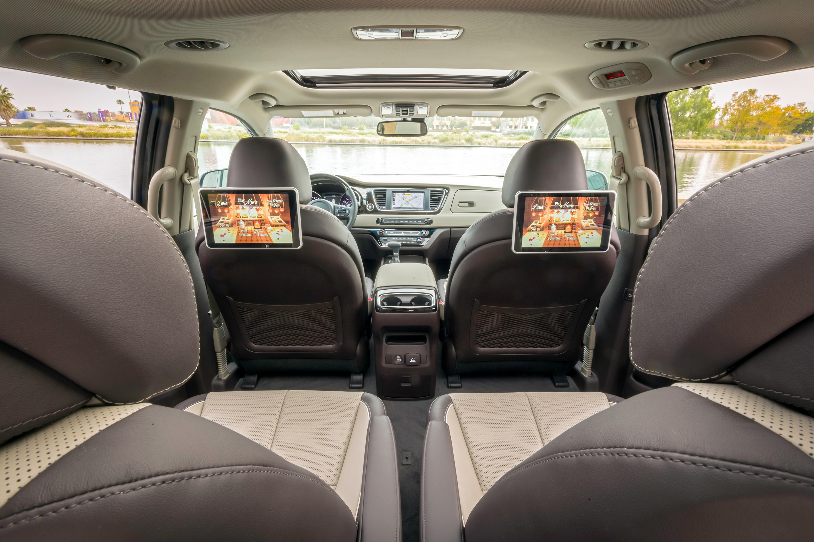 Available rear-seat entertainment system along with other convenience features keep the 2019 Kia Sedona’s tech roster up-to-date.