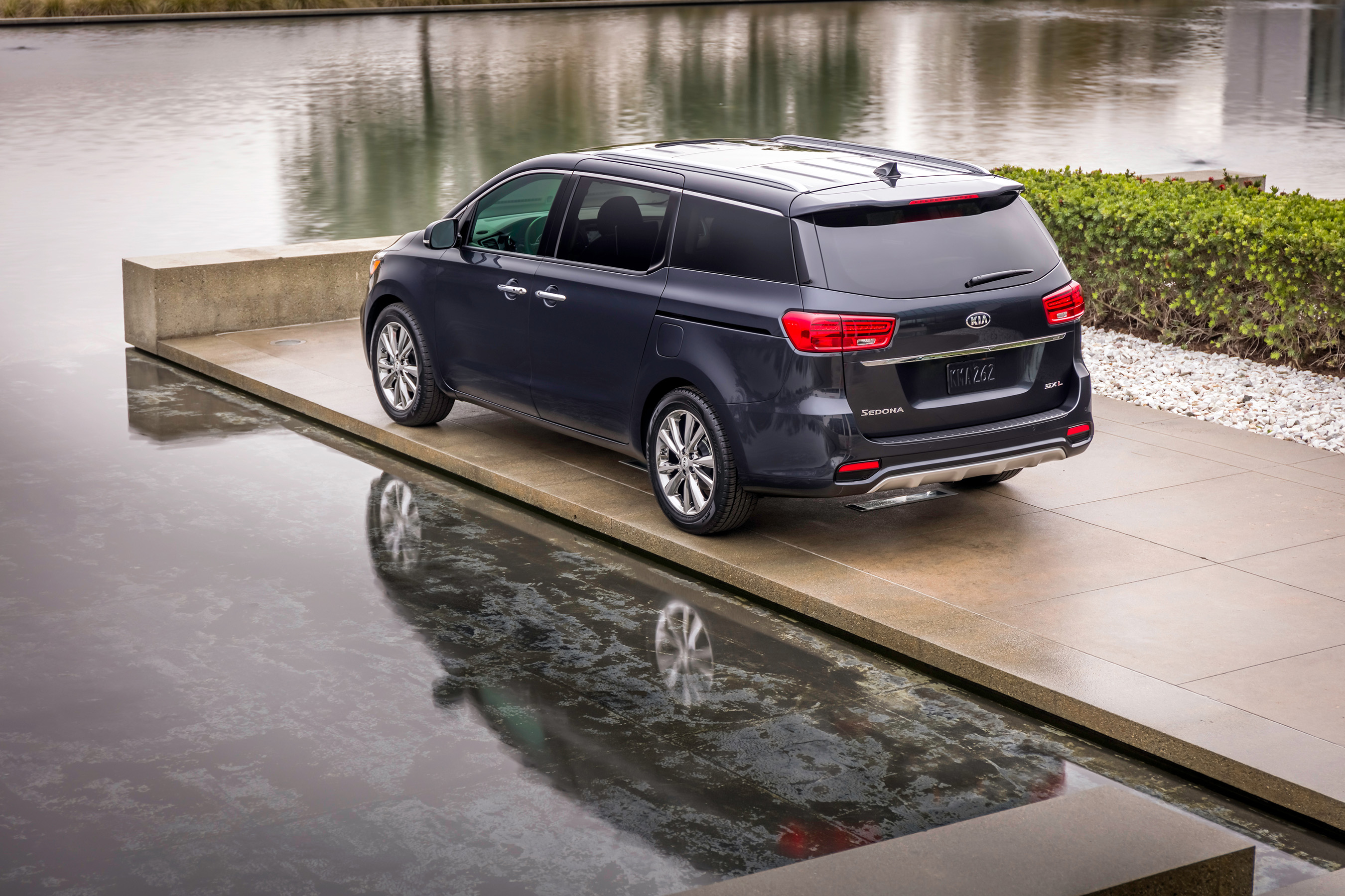 Subtle yet significant upgrades keep the refreshed 2019 Kia Sedona ahead of the minivan pack.