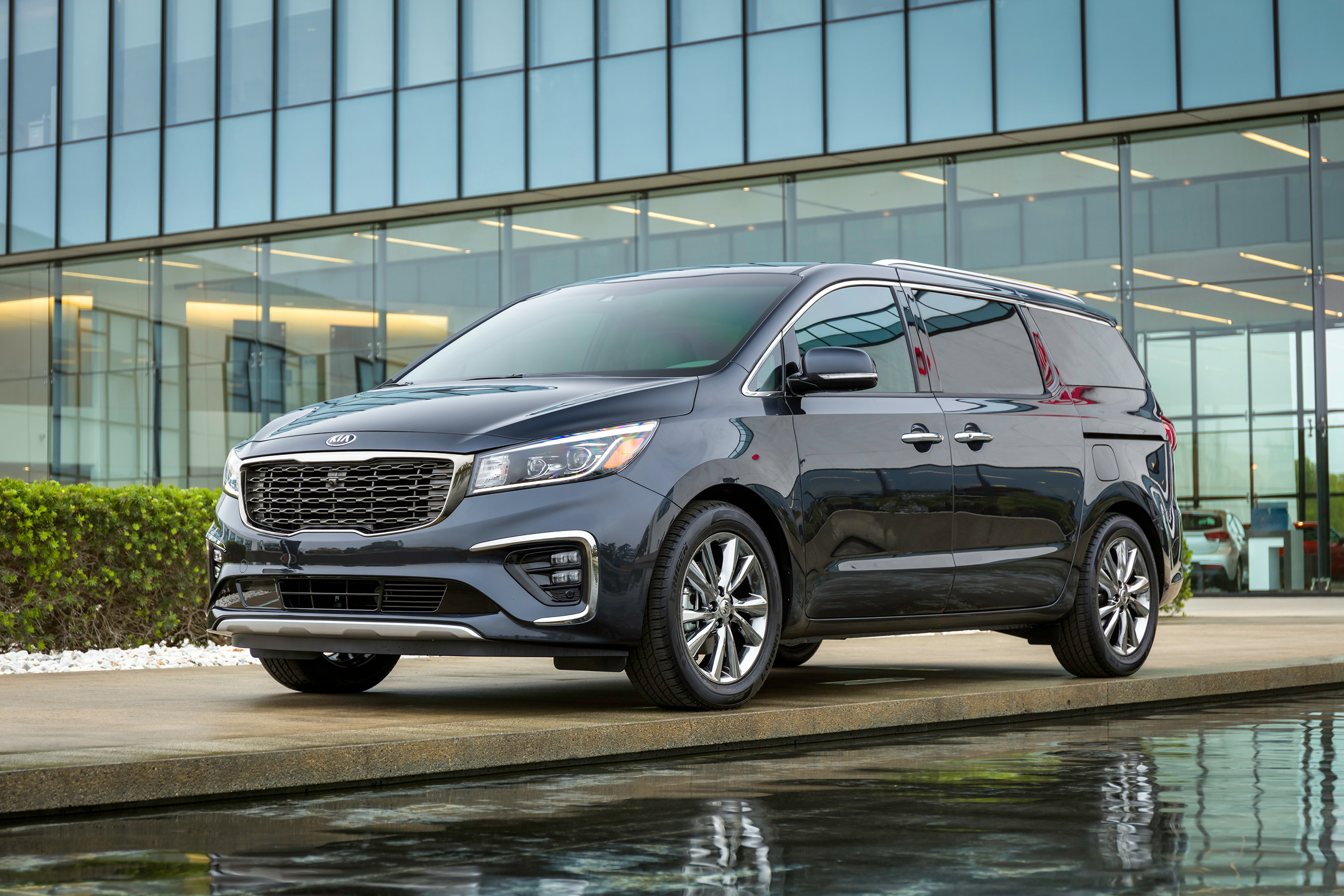 The refreshed 2019 Kia Sedona stays true to its CUV-like proportions, however, visual enhancements all around give the vehicle a bolder appearance.
