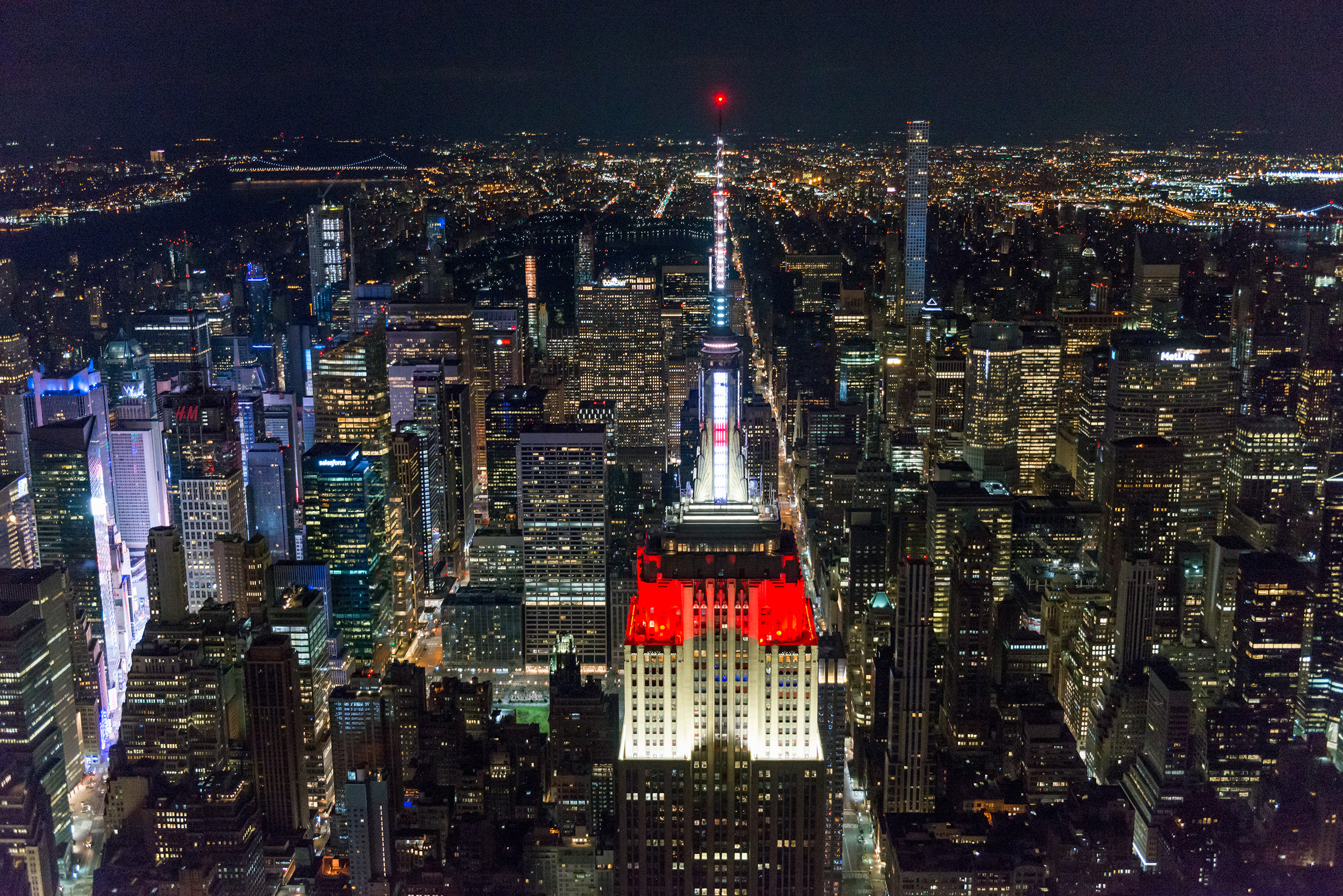 The Empire State Building shines for England in honor of the 2018 World Cup