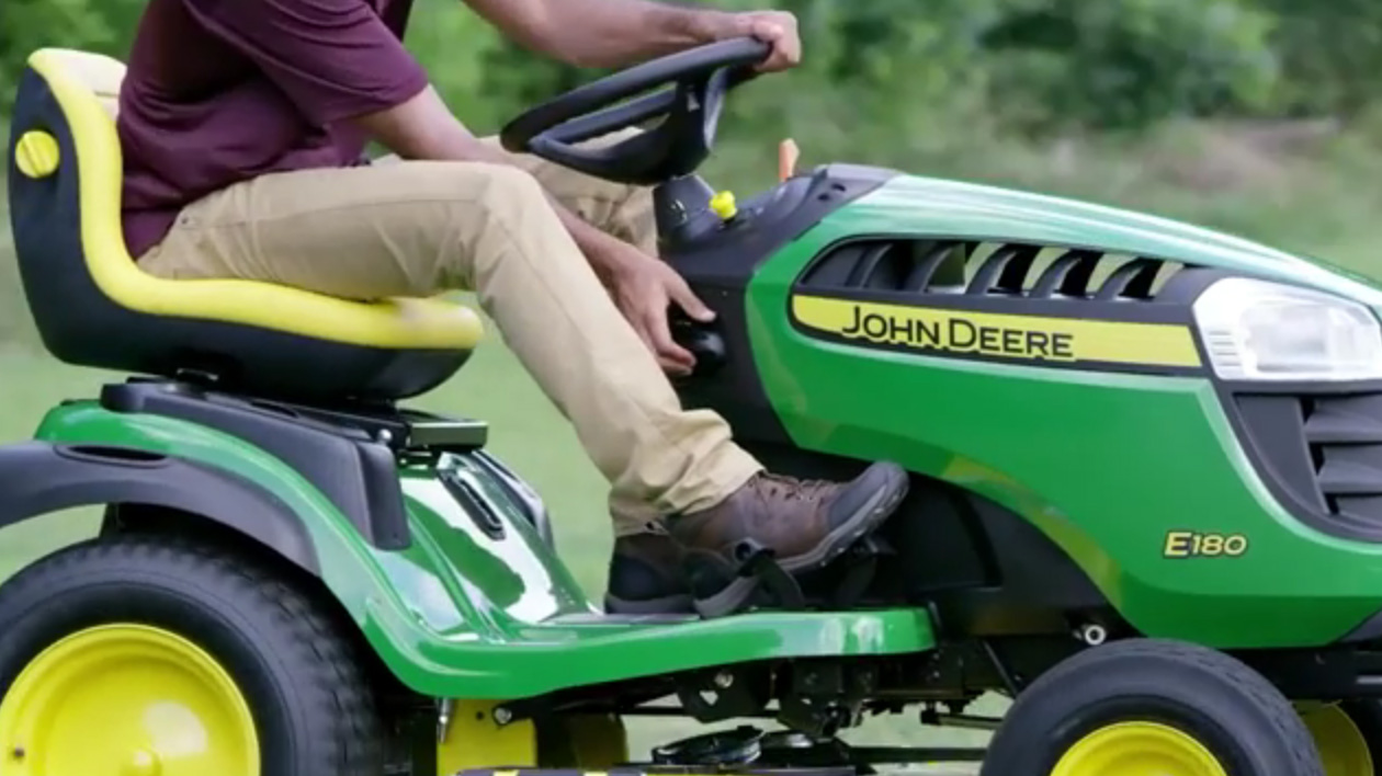 John Deere Provides Comfort and Ease of Use with New Lawn Tractors