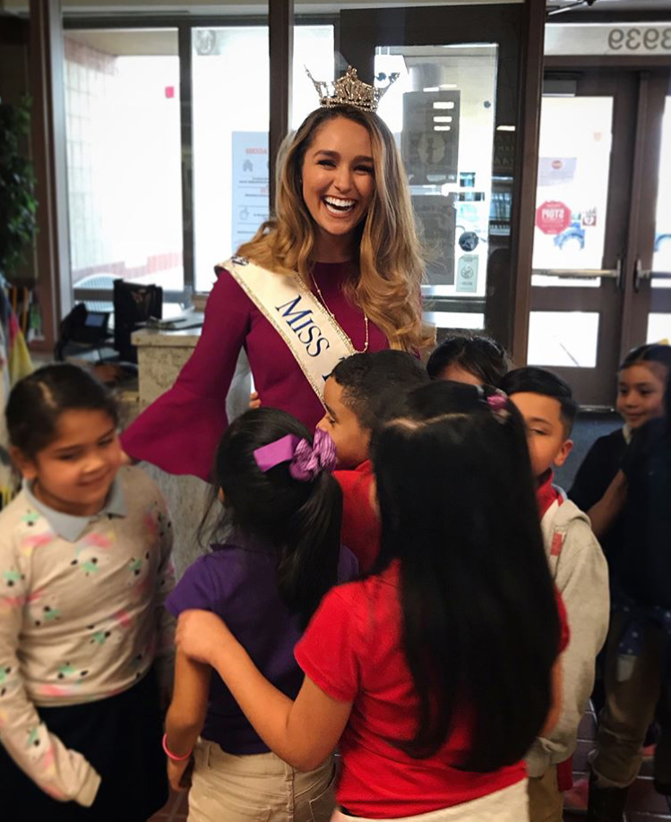 Miss Texas 2017 and 18 other CITGO Miss America Fueling Good Ambassadors are visiting over 100 schools to deliver free books and hold read-alouds in honor of March’s National Reading Month.