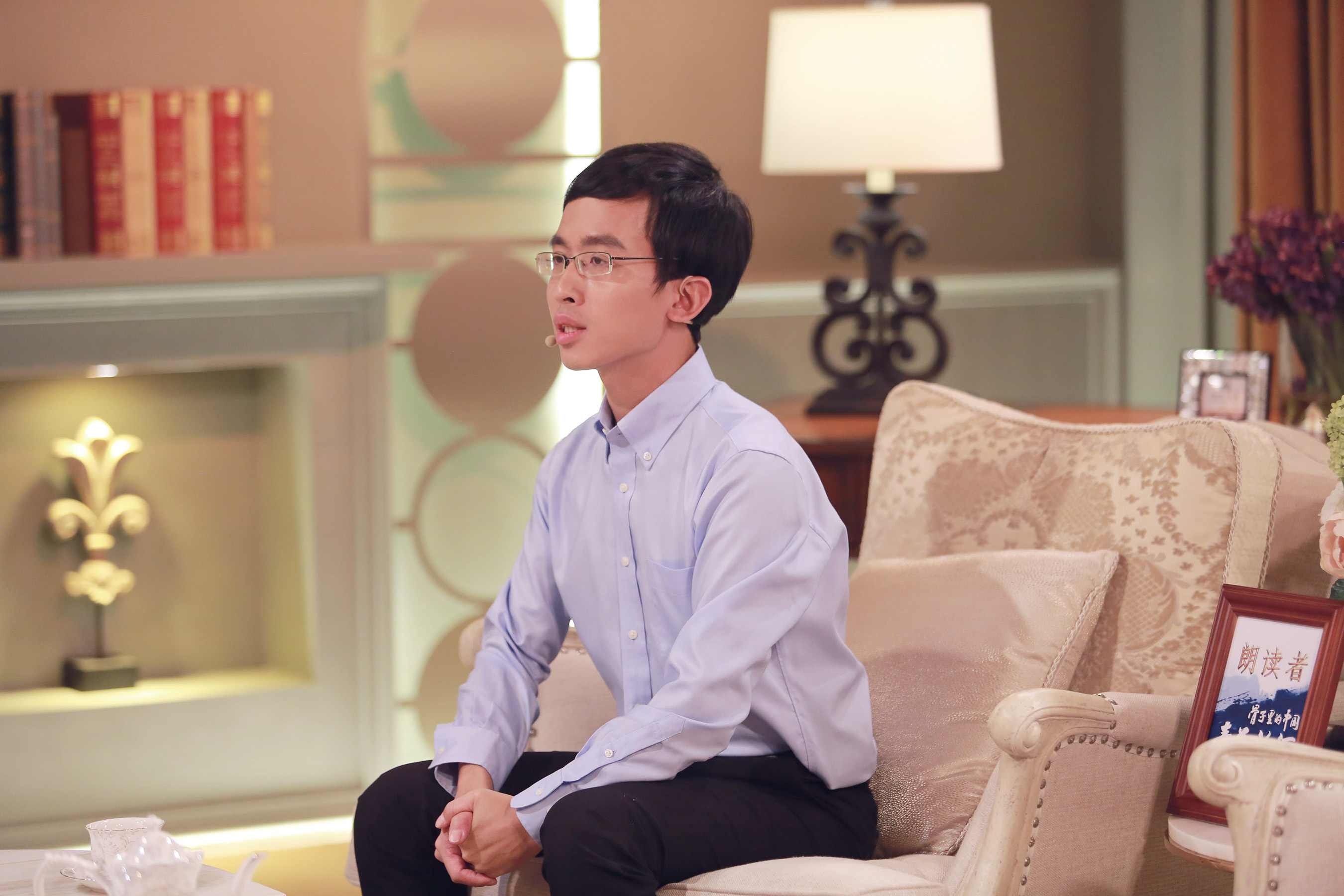 Huang Hongxiang, a wildlife conservation worker shared his story themed of “life” on the show.