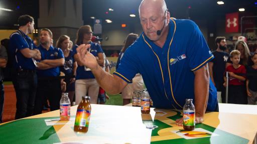 Snapple hosted its first-ever All-Star Bottle Flip Challenge at FanFest with former MLB All-Stars Cal Ripken Jr. and Cliff Floyd. The players accurately flipped Snapple bottles onto fruit bases in the battle to be crowned “Flip for Flavor” champion.