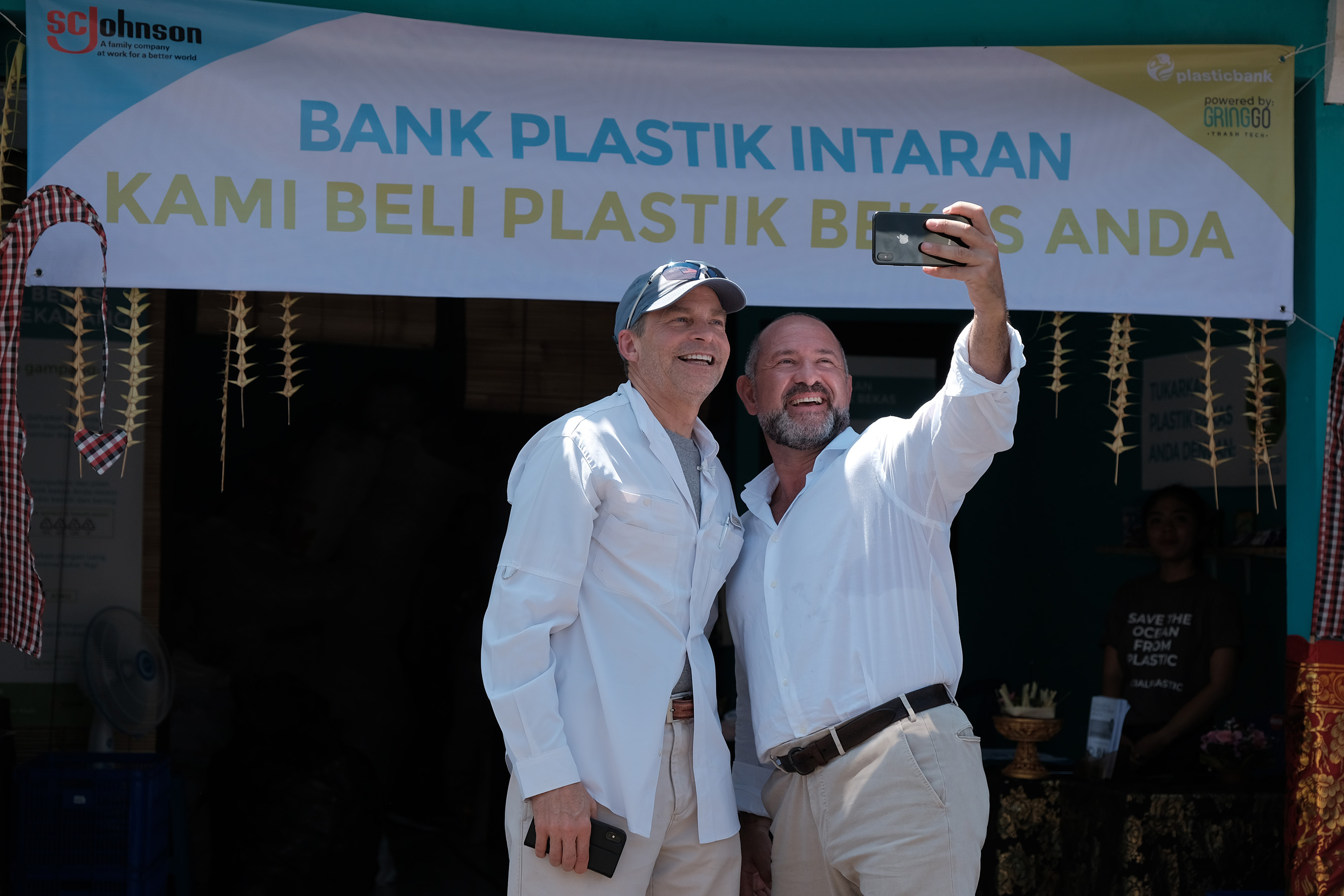 Fisk Johnson, Chairman and CEO of SC Johnson and David Katz, CEO of Plastic Bank, open the first of eight recycling centers in Indonesia.