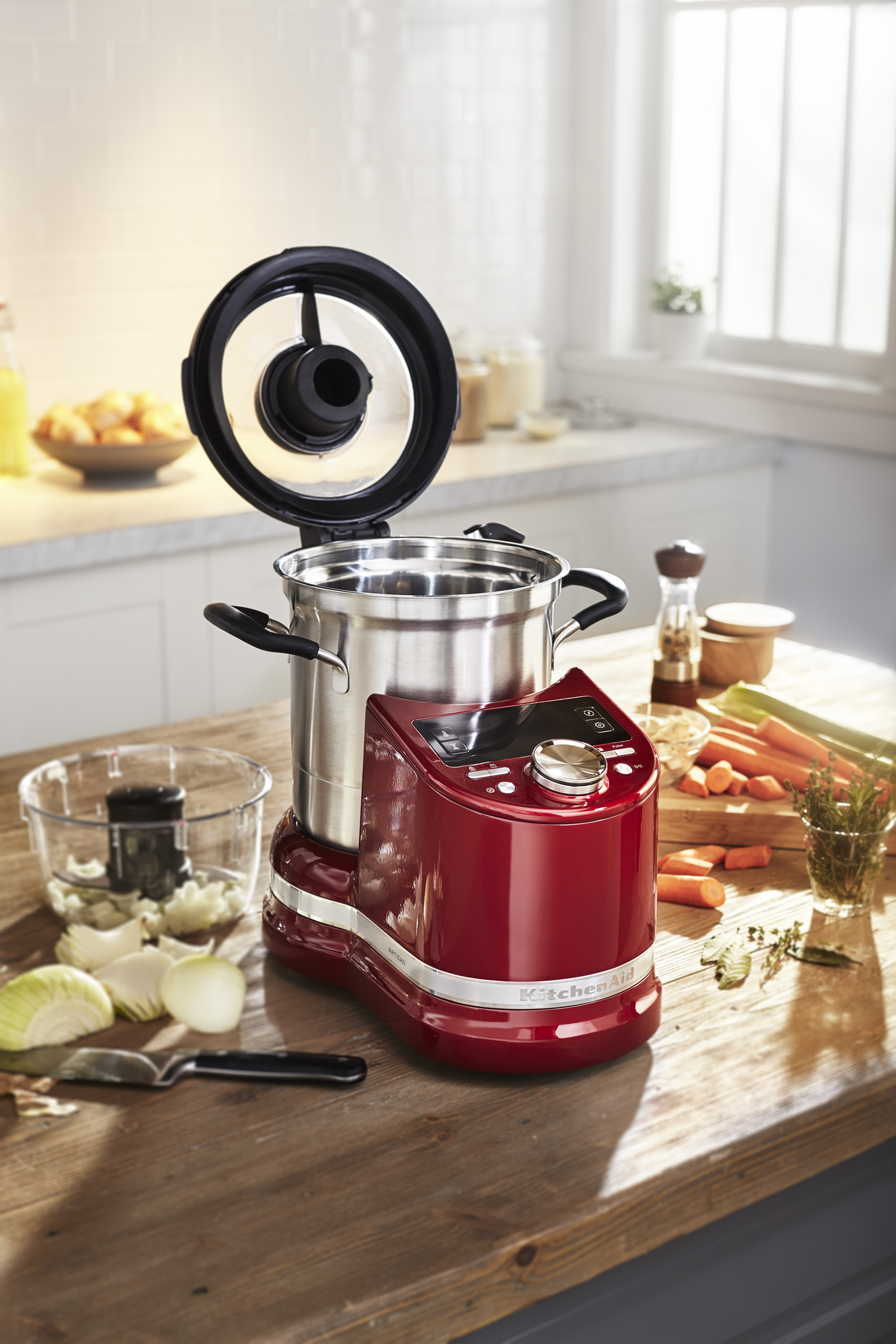 The KitchenAid® Cook Processor Connect is an all-in-one small appliance with an assortment of features to help home cooks create great-tasting, homemade meals.