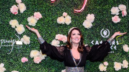 🌸 Welcome to Vanderpump Vegas inside @CaesarsPalace! A gorgeous