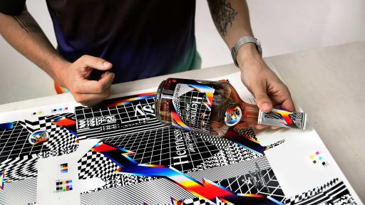 The work, entitled “W-3 Dimensional Three Stars”, is reprised on the V.S Limited Edition label by Felipe Pantone