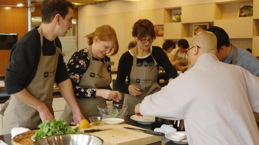 Korean Temple Food Center provides the one-day cooking class "Let's Learn Korean Temple Food" in English