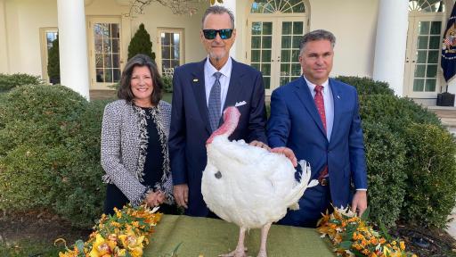 National Turkey Federation Chairman Kerry Doughty,  his wife Jan and grower Wellie Jackson present Butter as the 2019 Presidential Turkey.