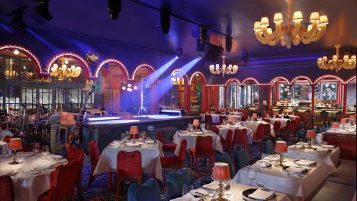 Martin Brudnizki’s design of the main dining room of The Mayfair Supper Club that draws inspiration from the whirlwind glamour of old Vegas and Hollywood, and the restaurant’s waterfront locale.