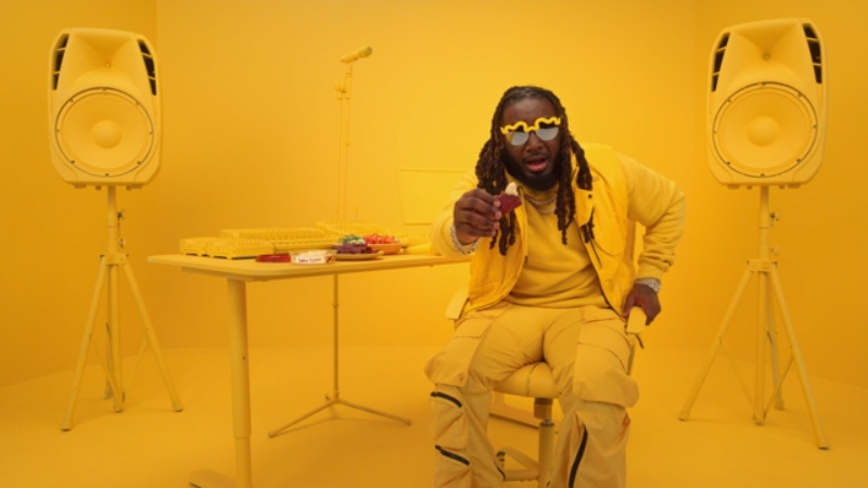 T-Pain gets America ready for some hummmmmmuuuussssss in this epic Super Bowl ad for Sabra.