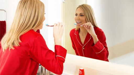 Colgate Optic White teams up with multi-platinum selling artist Sheryl Crow to launch NEW Colgate Optic White Renewal toothpaste.