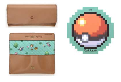 The glasses case has a chic leather-like design with a Poké Ball engraved on the front. Check the inside of the case too! The cleaning cloth has a Poké Ball design.