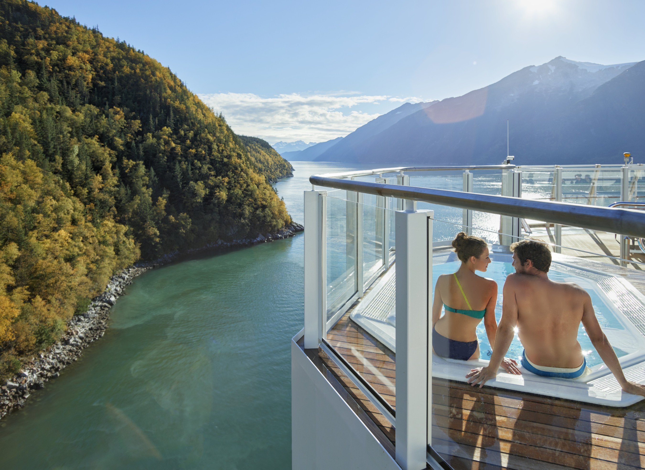 From guaranteed glacier viewings to world-class amenities, travelers can discover the best way to experience Alaska with Norwegian Cruise Line.