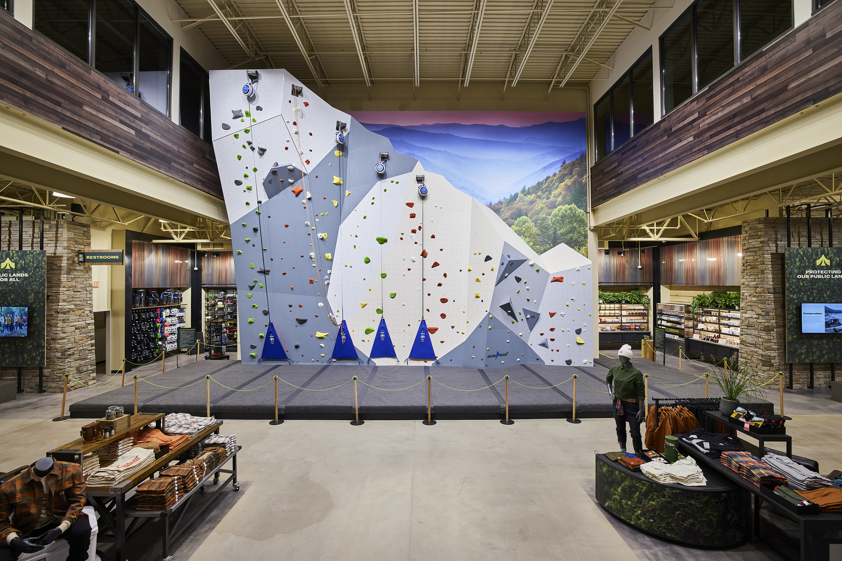 DICK’S Sporting Goods Announces Grand Opening of its First Outdoor Concept Store – Public Lands