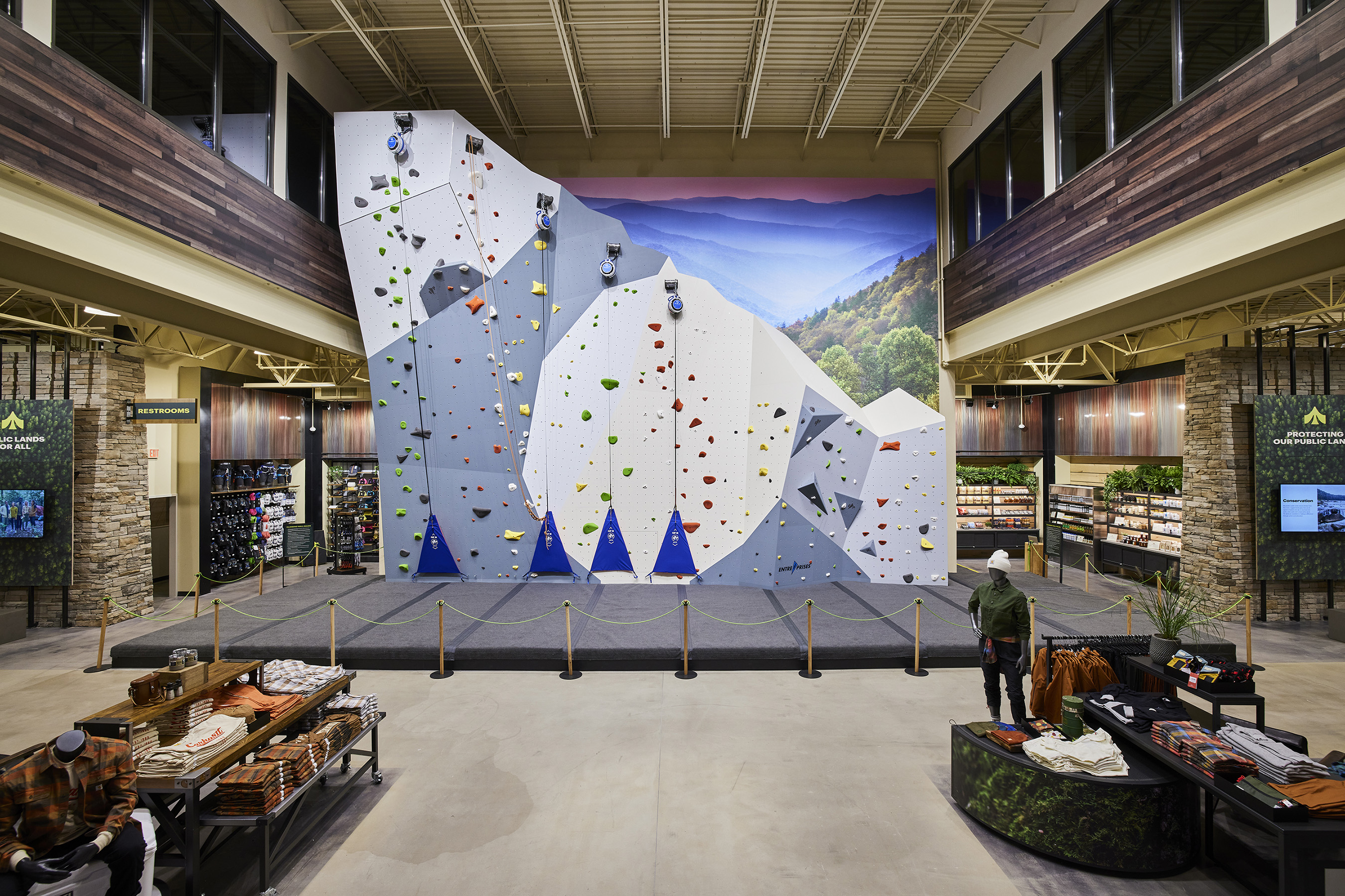 DICK’S Sporting Goods Announces Grand Opening of its First Outdoor Concept Store - Public Lands DICK’S Sporting Goods Announces Grand Opening of its First Outdoor Concept Store - Public Lands