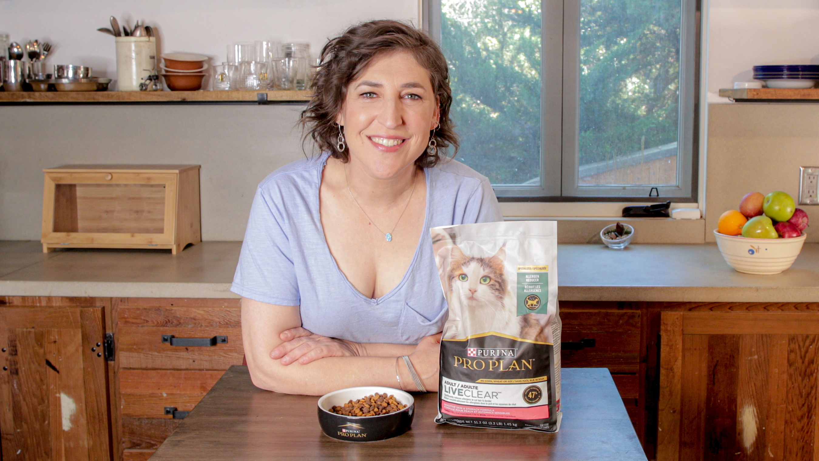 Purina Pro Plan is teaming up with actress and neuroscientist Mayim Bialik to kick-off The LiveClear Challenge, encouraging cat owners with cat allergen sensitivities to discover the life-changing power of Pro Plan LiveClear, the first and only cat food that reduces the major allergen in cat hair and dander.