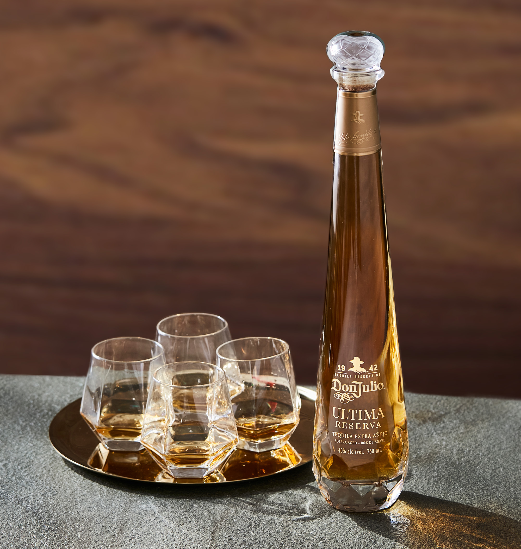 Tequila Don Julio Ultima Reserva is a special 36-month aged luxury Extra-Anejo that preserves Don Julio Gonzlez's ultimate legacy ? the final agave harvest planted by Gonzlez and his family in 2006.